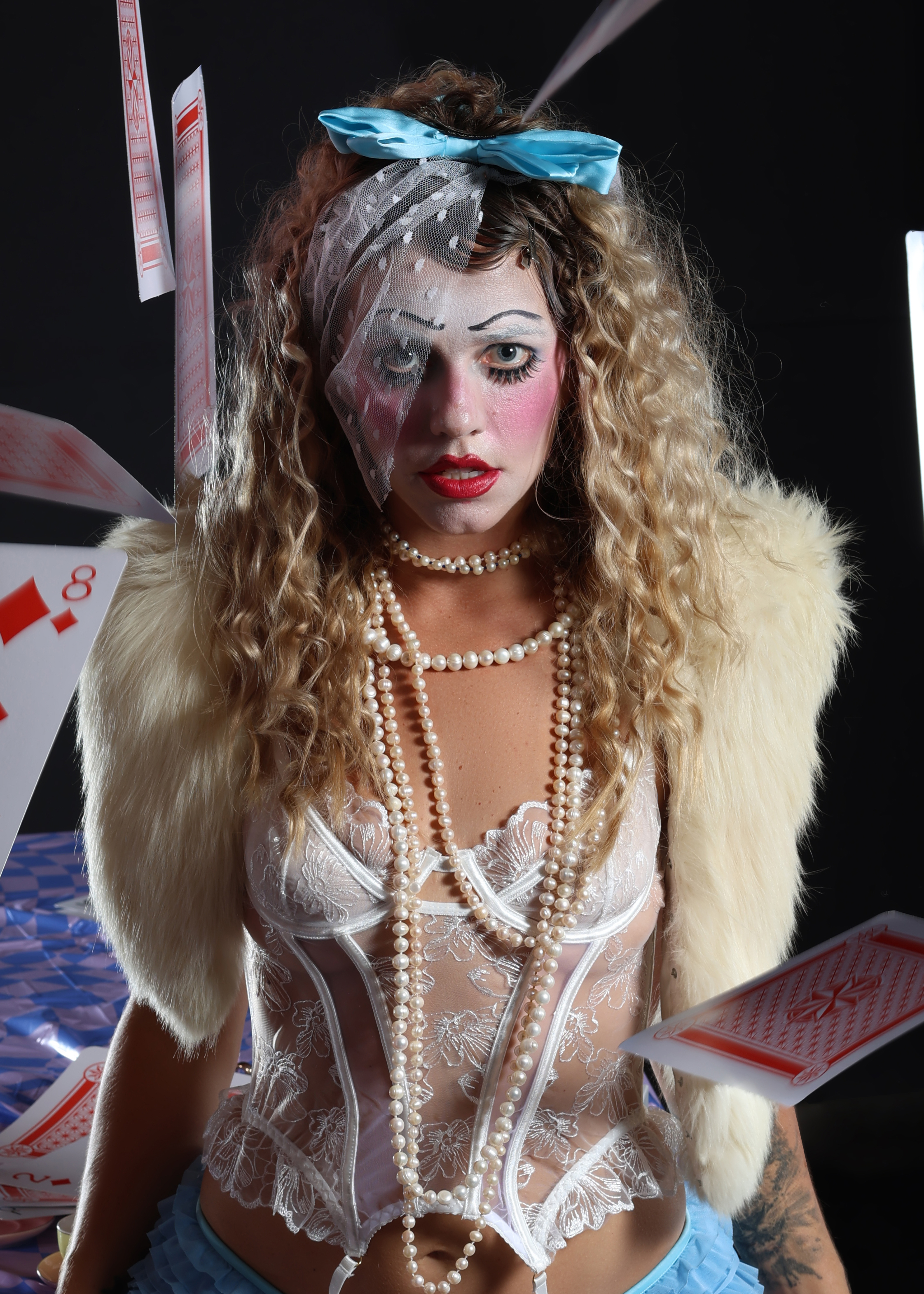 Ane as Alice